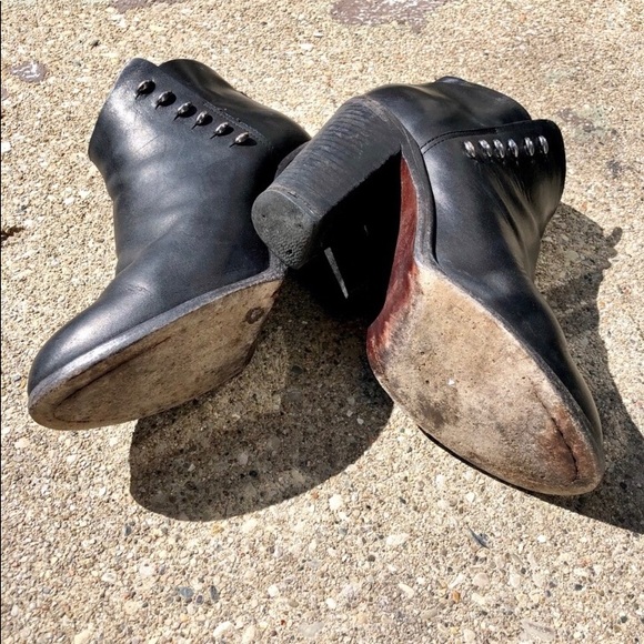 Rag and bone/ Ayle studded heel bootie! - Picture 3 of 8